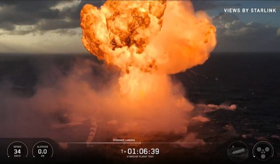Raketentest für Mondreise: Spektakuläre Landung von Musks Mega-Rakete