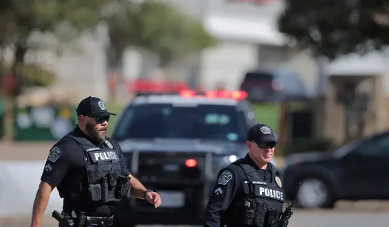 Jugendliche verursachen Chaos in Austin: Schüsse und Verfolgung