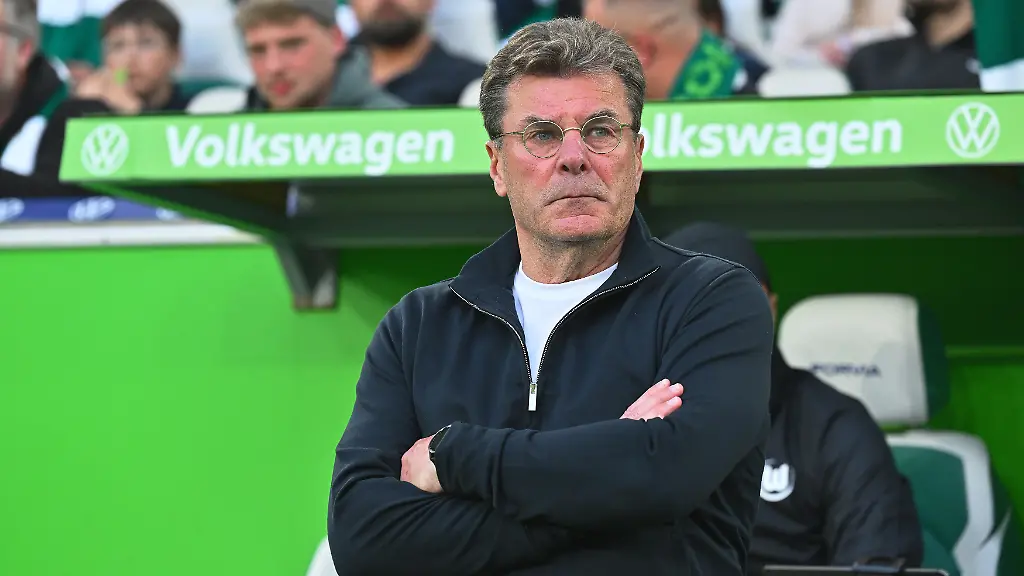 Hecking bleibt beim VfL Wolfsburg und übernimmt neue Rolle als Sport-Geschäftsführer