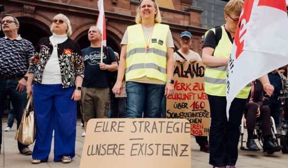 Protest gegen Schließung des Zalando-Standorts in Erfurt