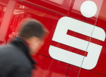 Prüfung der Privatflüge des Vorstandschefs der Sparkasse Langenfeld