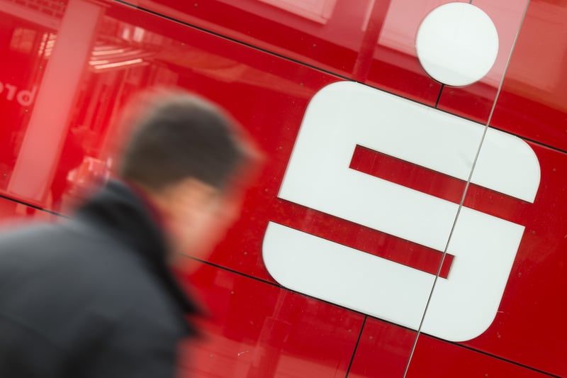 Prüfung der Privatflüge des Vorstandschefs der Sparkasse Langenfeld