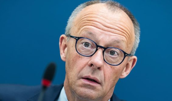 Umfrage: Deutsche unterstützen Strafbarkeit von Politikerbeleidigungen