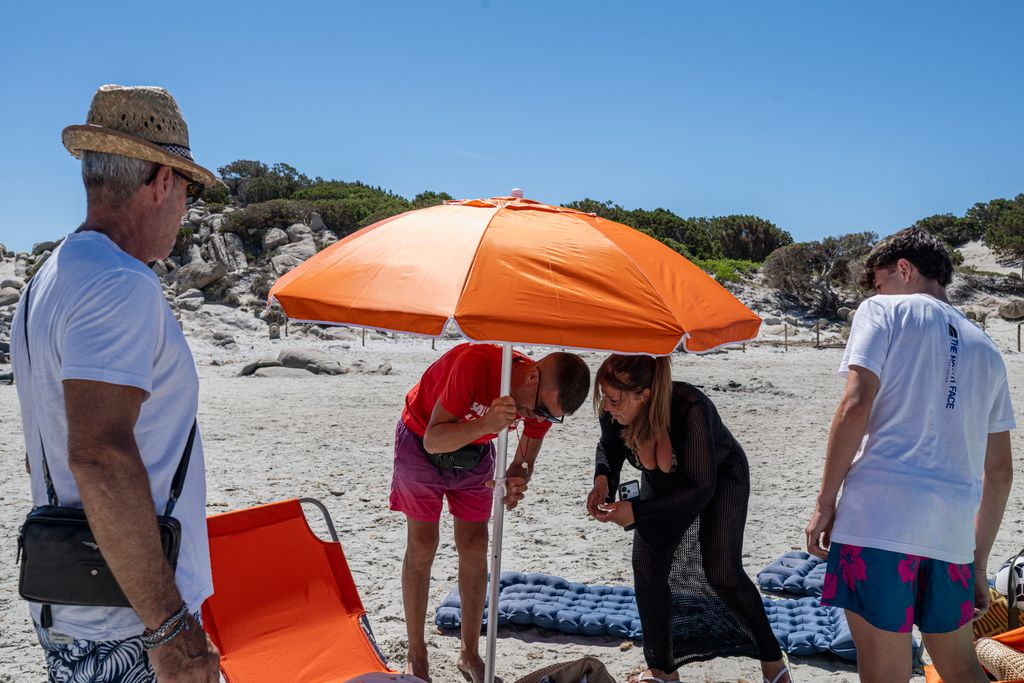 Kuriose Verordnung in Sardinien: Verbot von Sonnenschirmen