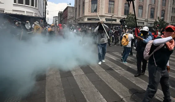 Auseinandersetzungen bei Lehrer-Demonstration in Mexiko-Stadt