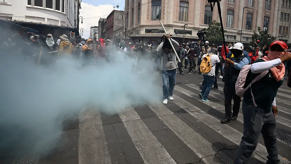 Auseinandersetzungen bei Lehrer-Demonstration in Mexiko-Stadt