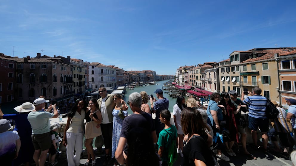 Illegale Gepäckträger in Venedig: Warnung der Polizei