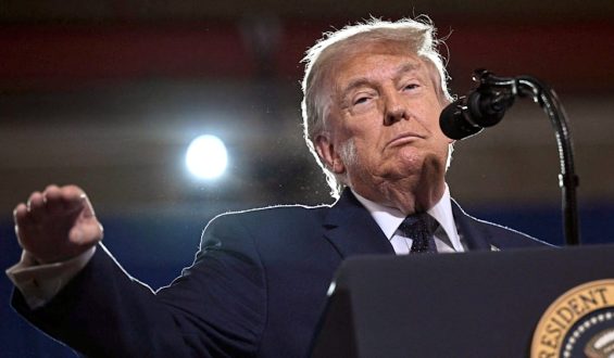 Eskalation am Golf: US-Luftangriffe und iranische Gegenwehr