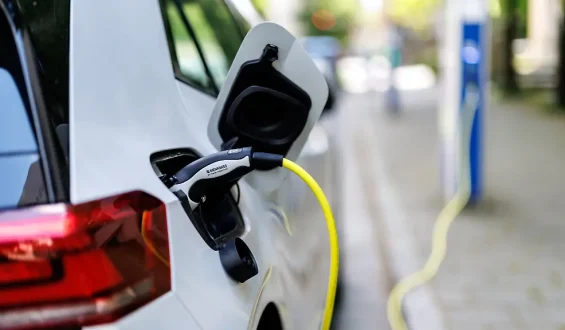 E-Auto-Neuzulassungen steigen dank staatlicher Förderung