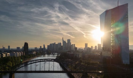 Wirtschaft in der Euro-Zone unerwartet geschrumpft