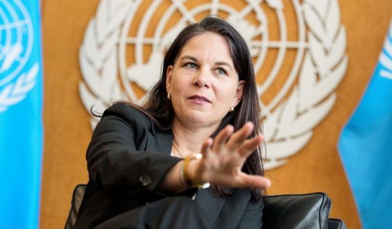 Baerbock warnt vor finanziellen Auswirkungen auf Afrika