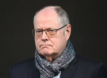 Steinbrück über den Umgang mit der AfD und die Forderung nach Entzug des Wahlrechts für einzelne Vertreter
