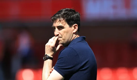 Andoni Iraola übernimmt als neuer Trainer beim FC Liverpool