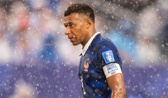 WM 2026: Frankreichs Sieg im Regen-Chaos und Messis Rekord