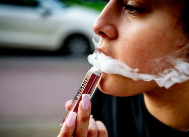Teenie-Generation entdeckt Rauchen neu