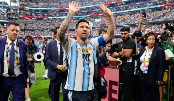 Schiedsrichter-Kontroverse bei Messi-Tor