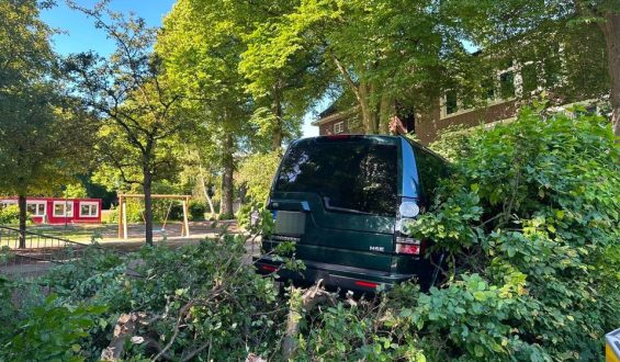 Verkehrsunfall vor Schule in Blankenese: Mehrere Kinder verletzt