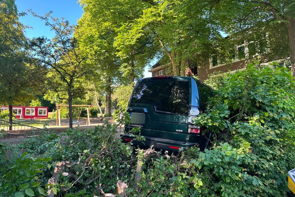 Verkehrsunfall vor Schule in Blankenese: Mehrere Kinder verletzt