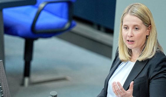 Baukrise: Debatte über Enteignung polarisiert weiter