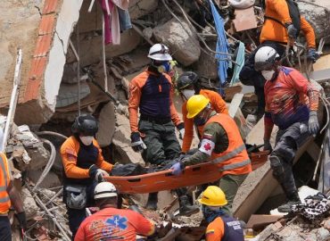 Dreijähriges Kind in Venezuela nach sechs Tagen aus Trümmern gerettet