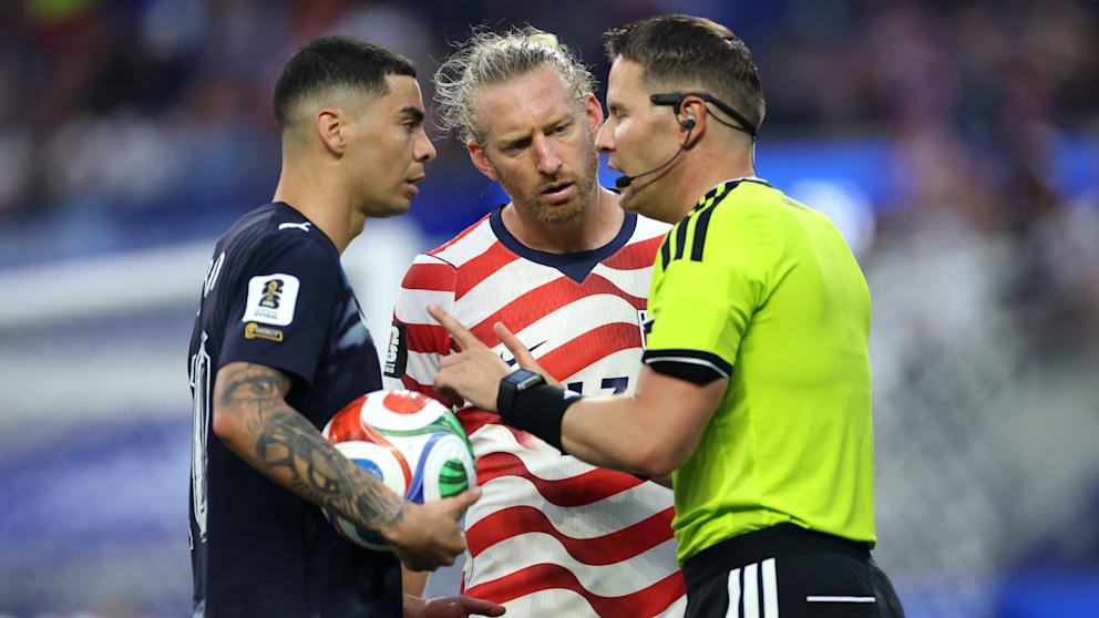 Neue Regel bei WM: Video-Beweis entlarvt Schwalbe