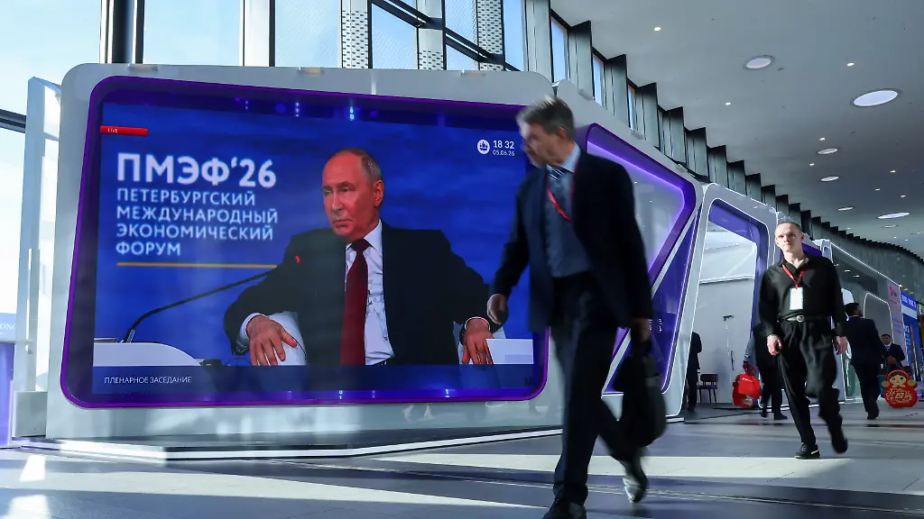 Abschluss des Wirtschaftsforums in St. Petersburg: Ukraine greift erneut mit Drohnen an