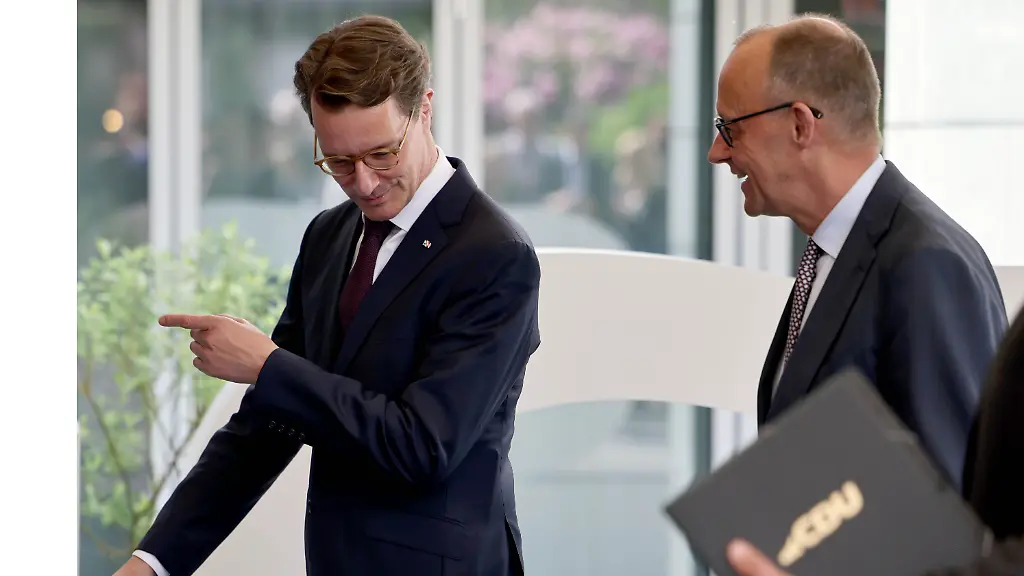 Wüst warnt vor Spekulationen über Kanzlertausch