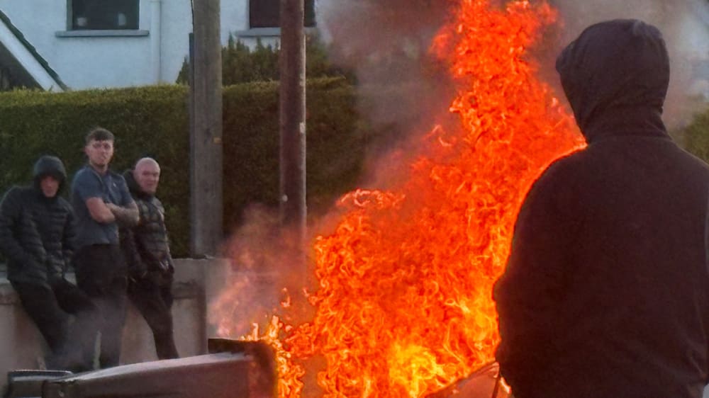 Neue Gewalt in Belfast nach Messerangriff
