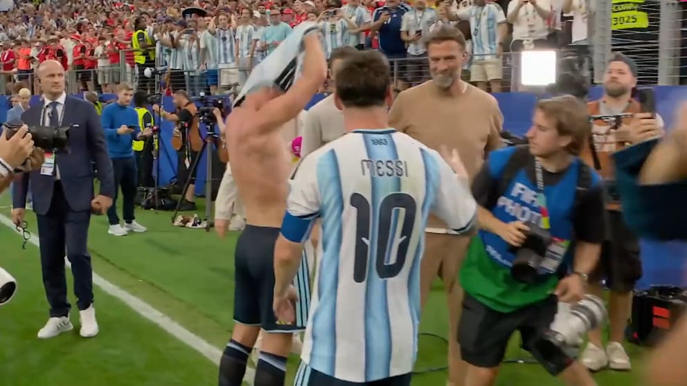 Kerners Begegnung mit Messi: Trikot-Übergabe an Klopp