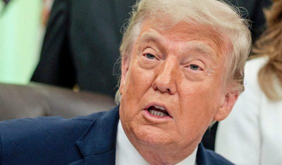 Trump stoppt Iran-Angriffe und signalisiert Fortschritt in Verhandlungen