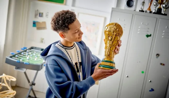 WM-Pokal aus Klemmbausteinen: Lego-Bestseller zur Fußballweltmeisterschaft