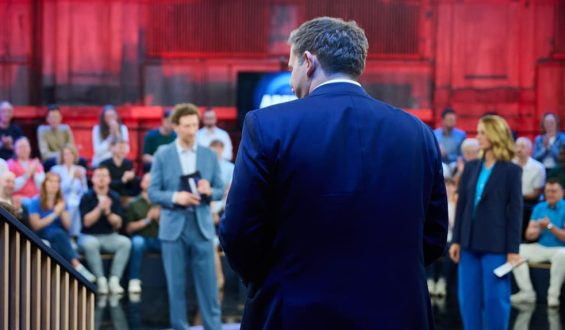Klingbeil stellt sich kritischen Fragen in ARD-Arena