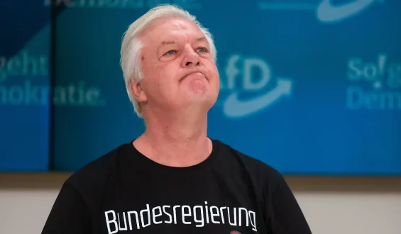 Bußgeldverfahren gegen ‘Compact’-Magazin wegen AfD-Werbung