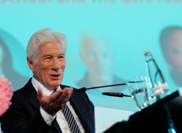 Richard Gere kritisiert US-Präsidenten und Migrationspolitik