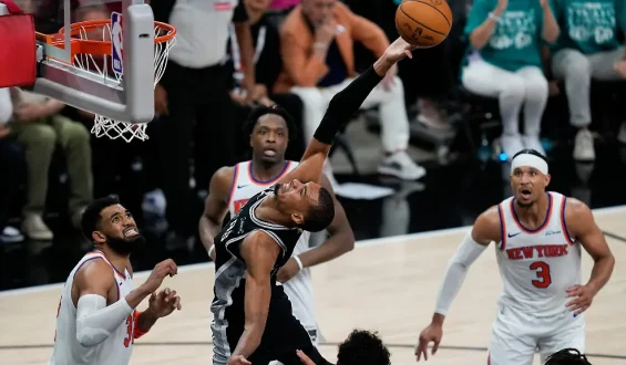 NBA-Finals: Knicks besiegen Spurs im ersten Spiel