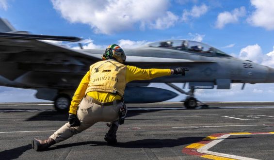 US-Militär startet Angriffe auf Iran nach Vorfall mit Hubschrauber