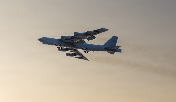 Absturz einer B-52 Stratofortress auf der Edwards Air Force Base