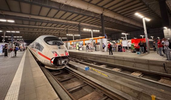 Störung des Bahnfunks sorgt für bundesweiten Zugausfall