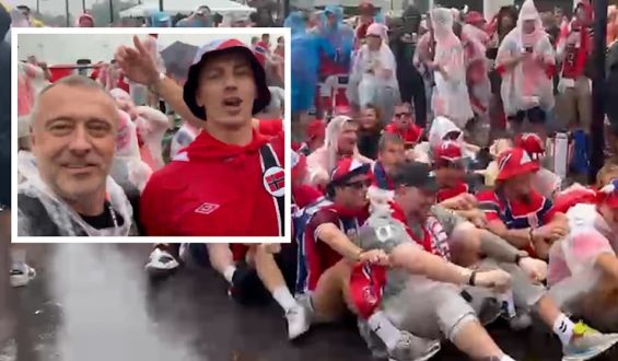 Feierliche Stimmung: Norwegische Fans trotzen dem Regen