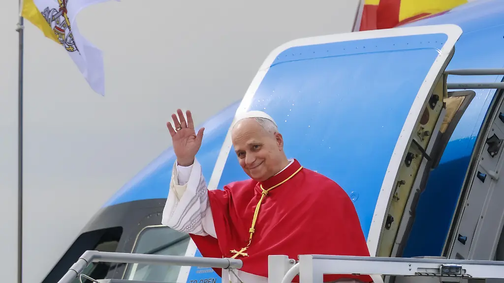 Papst Leo XIV. in Spanien: Kritik an Trump und Appell für Frieden