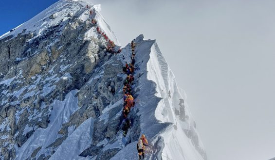Bergungen am Mount Everest: Die Herausforderung der „Todeszone“