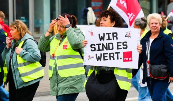 Tarifverhandlungen im Handel: Streiks und Forderungen der Gewerkschaft