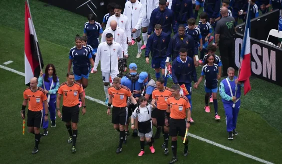 Didier Deschamps verlässt vorübergehend die WM wegen familiärem Trauerfall