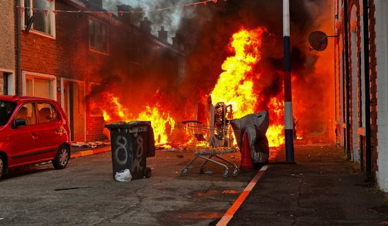 Gewaltausbruch in Belfast gegen Ausländer