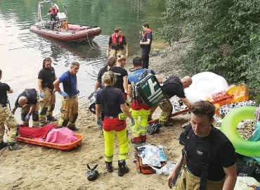 Mindestens 15 Menschen ertrinken bei Badeunfällen