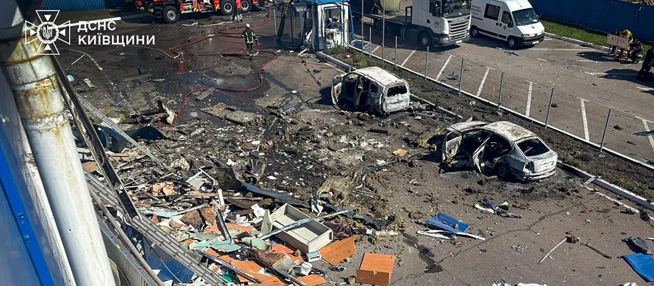 Russische Drohnenangriffe auf ukrainische Lebensmittelfabrik fordern Tote