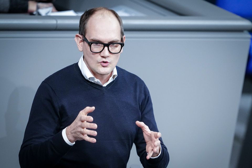 Kritik an Pflegereform: Einsparungen und Belastungen