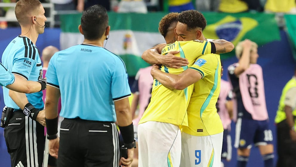 Neymars Rückkehr begeistert Stadion