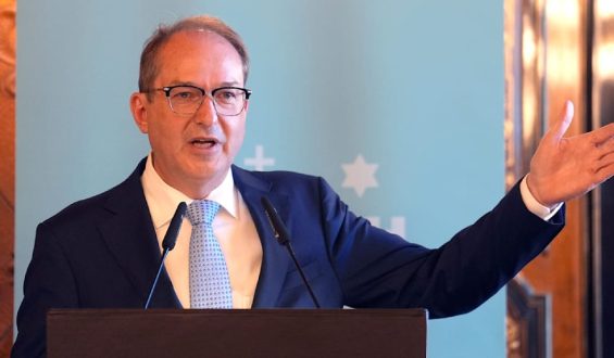 Dobrindt verteidigt Abschiebung afghanischer Straftäter