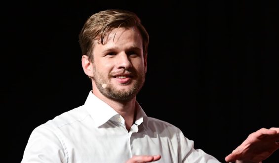 Robin Mesarosch kritisiert Kanzler Merz scharf